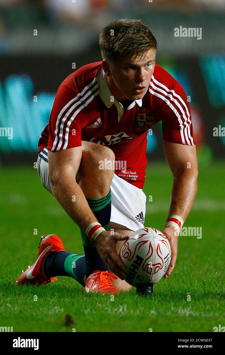 Owen farrell kicking hires stock photography and images Alamy
