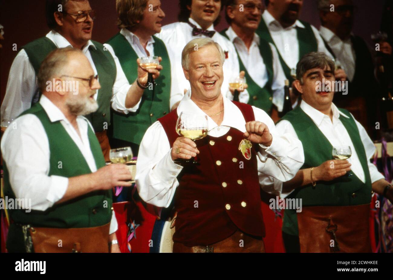 Die Narren sind los, Karnevalsshow, Deutschland 1994, Mitwirkende: Heinz Hillenbrand, singender Kellermeister aus Mainz Stock Photo