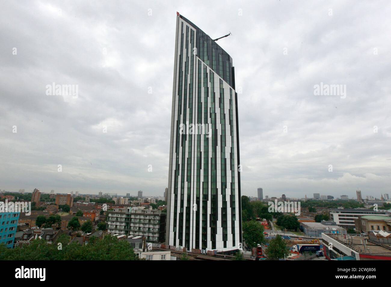 BFLS's Strata tower, which won the Carbuncle Cup as Britain's ugliest new building, is seen in the Elephant & Castle area of London August 13, 2010. Thirty-one buildings were nominated for the annual award by readers of Building Design trade newspaper.  REUTERS/Luke MacGregor    (BRITAIN - Tags: CITYSCAPE SOCIETY) Stock Photo
