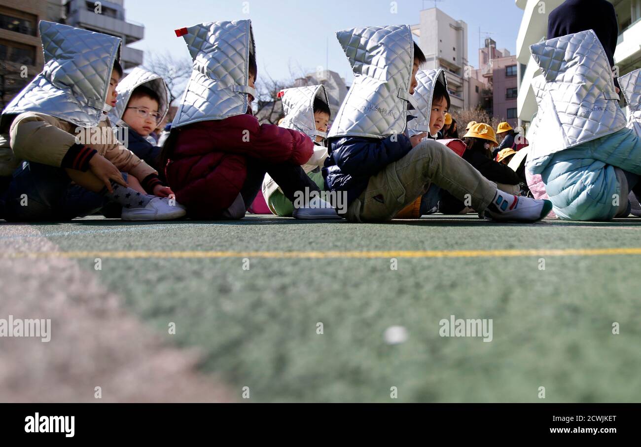 Earthquake drill school japan hires stock photography and images Alamy