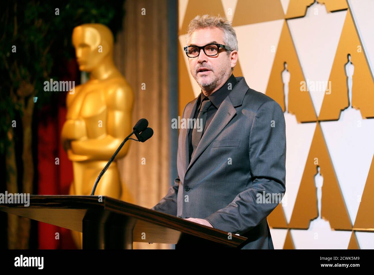 Foreign language certificate hi res stock photography and images Alamy