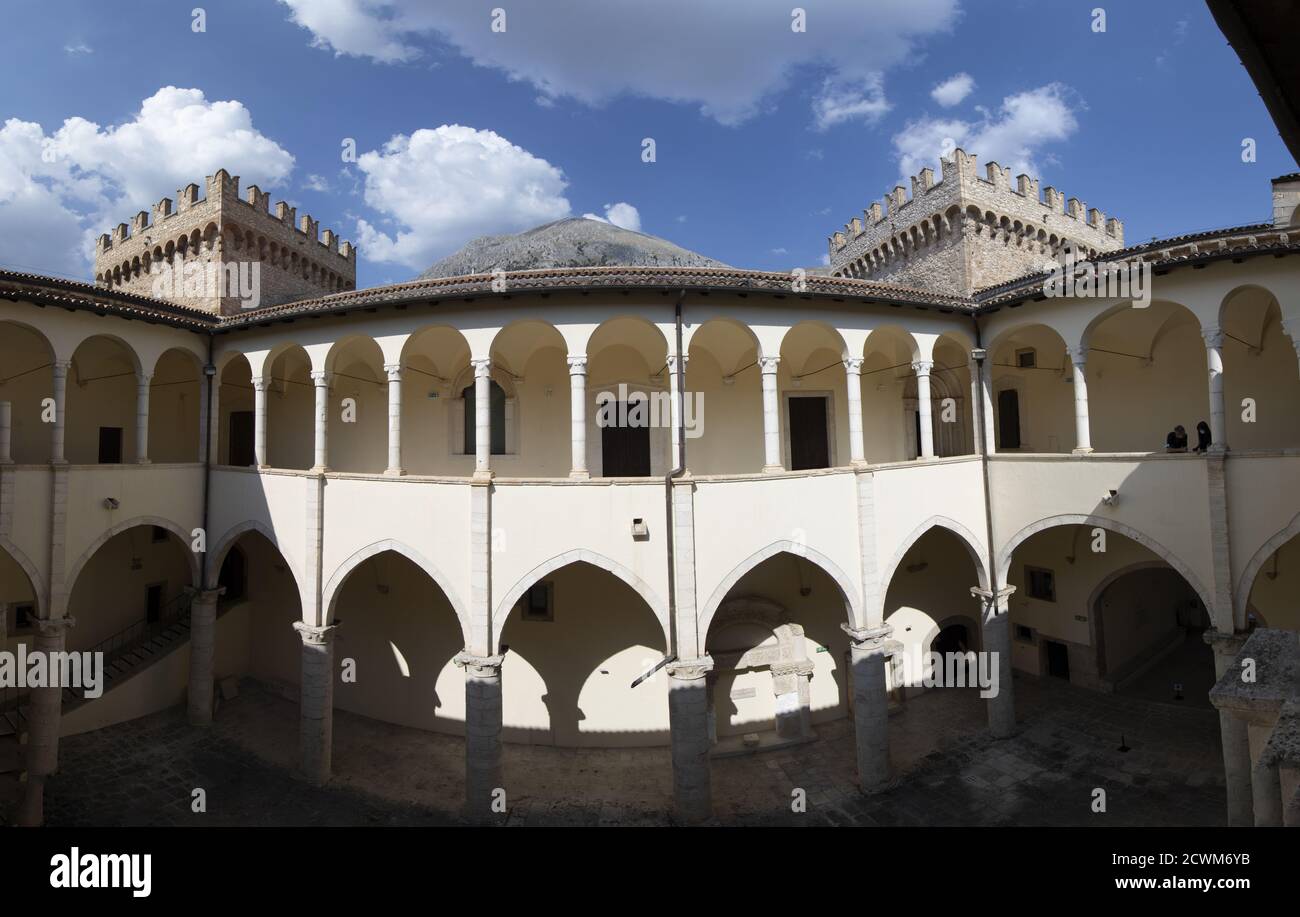 One of the most picturesque villages of the Apennine Mountains, Celano ...