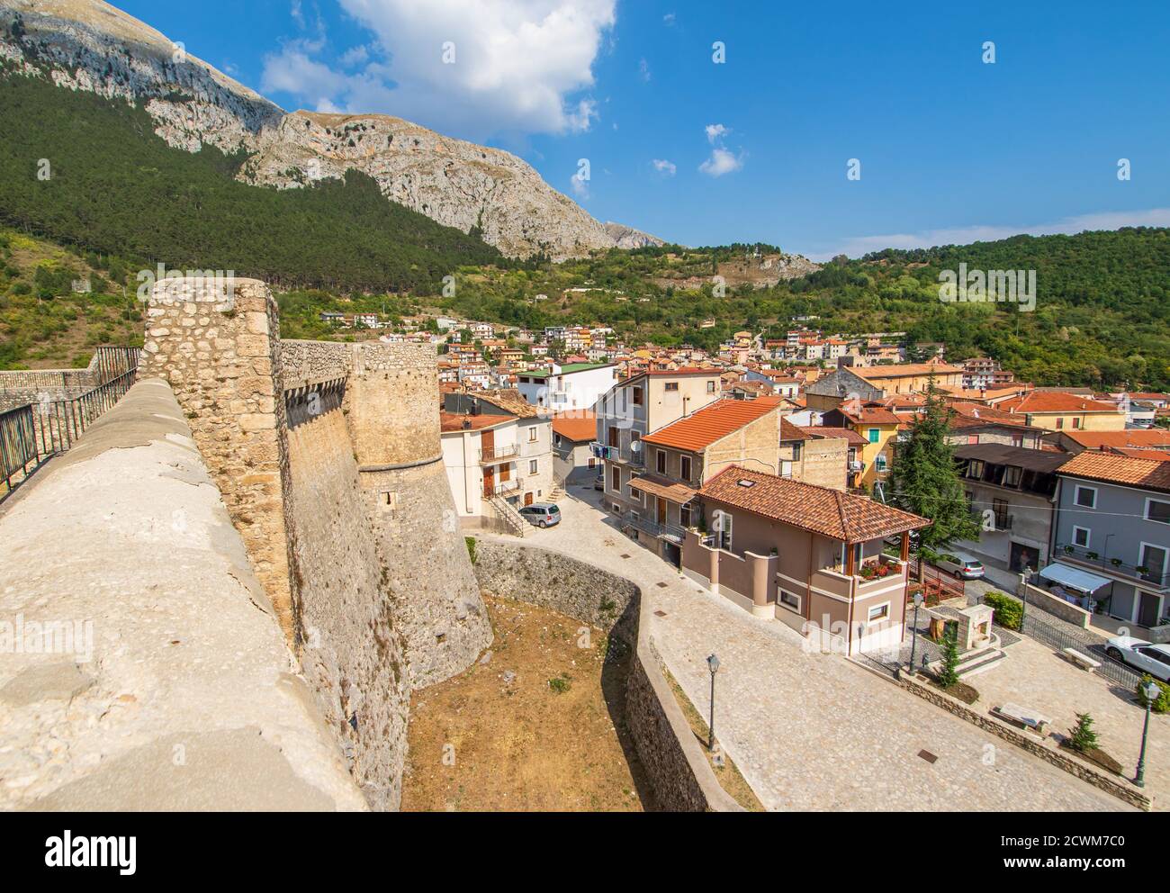 One of the most picturesque villages of the Apennine Mountains, Celano ...