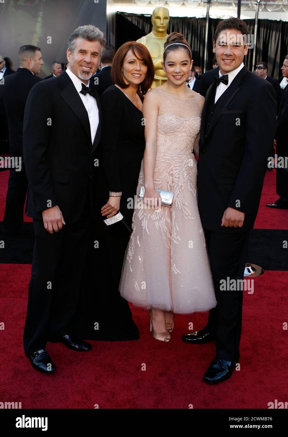 Hailee steinfeld and cheri steinfeld hi-res stock photography and