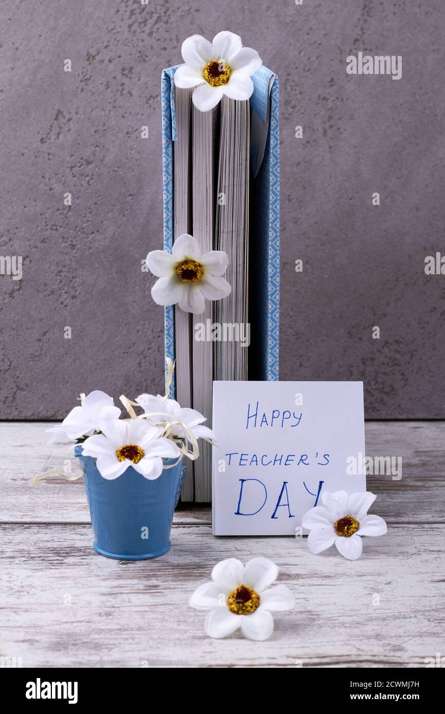 Happy teachers day lettering hi res stock photography and images Alamy
