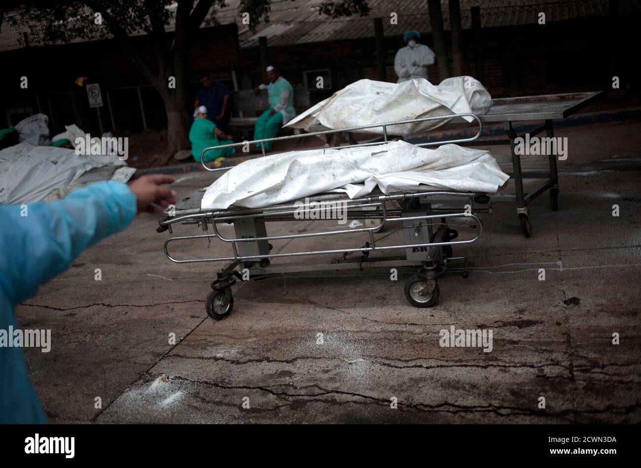 Body bags hires stock photography and images Alamy