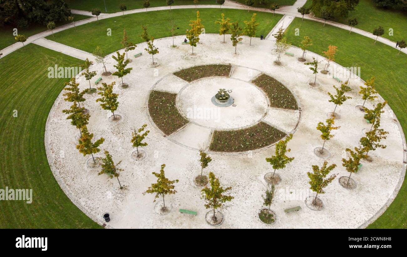 Top aerial view green park hi-res stock photography and images - Alamy