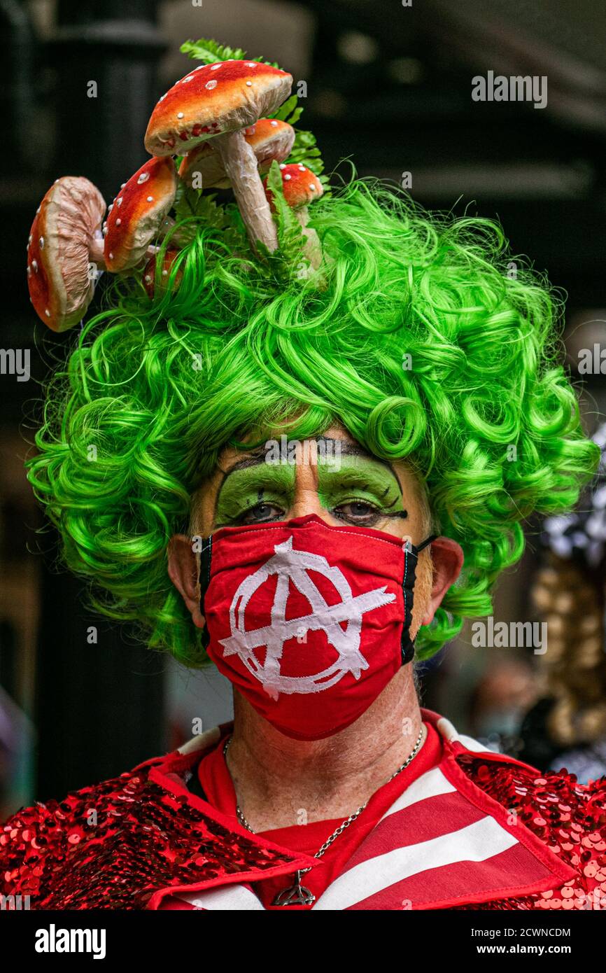 LONDON,UK 30 September 2020. Pantomime dames, creative workers march together in a protest organised by Equity and Bectu  to Parliament to highlight  the cancellation of the pantomime season this year due to coronavirus pandemic  and are  calling for an extension to the government's furlough scheme for theatre workers. Credit: amer ghazzal/Alamy Live News Stock Photo