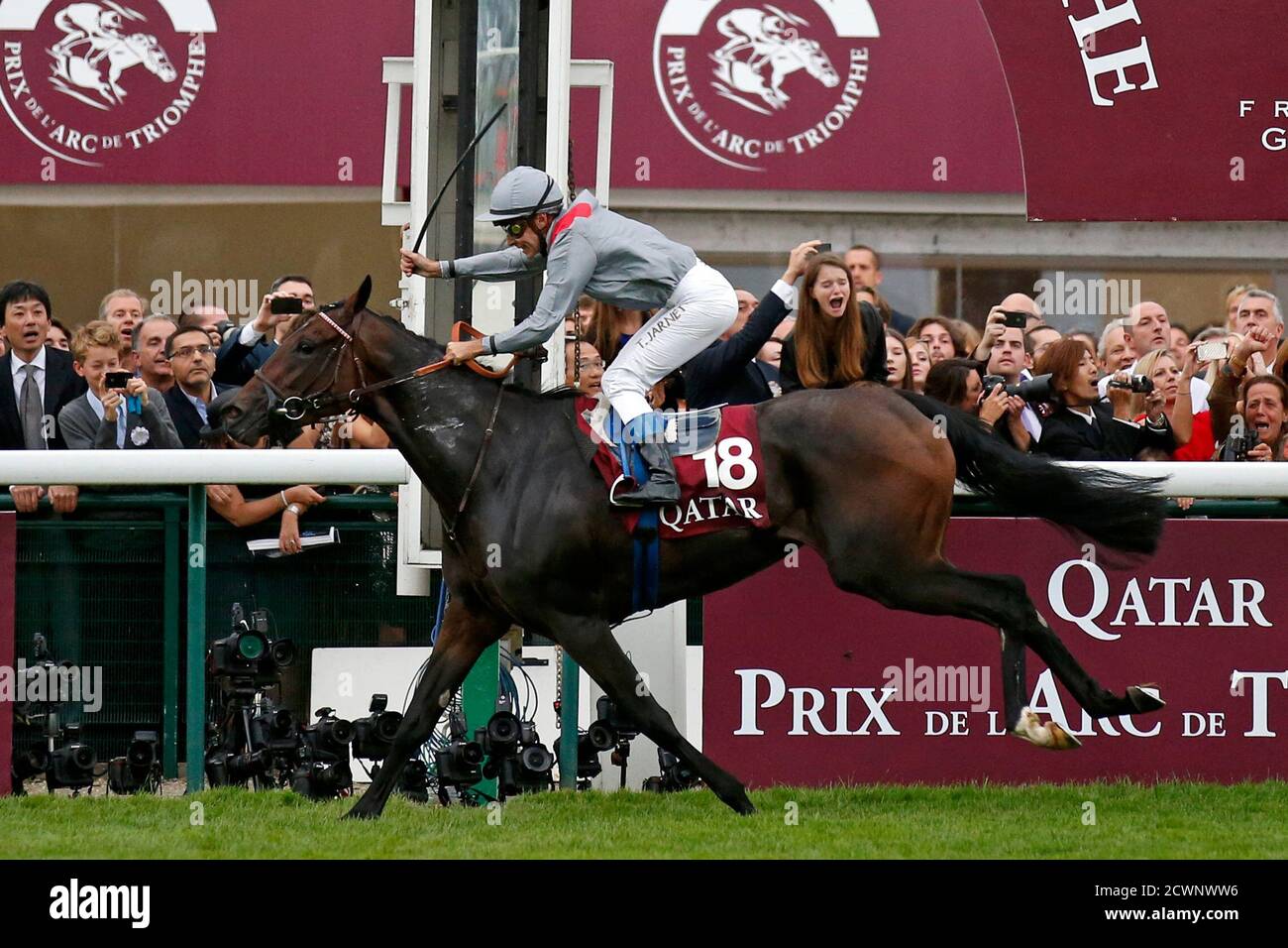 Paris Longchamp Horse Racing High Resolution Stock Photography And Images Alamy