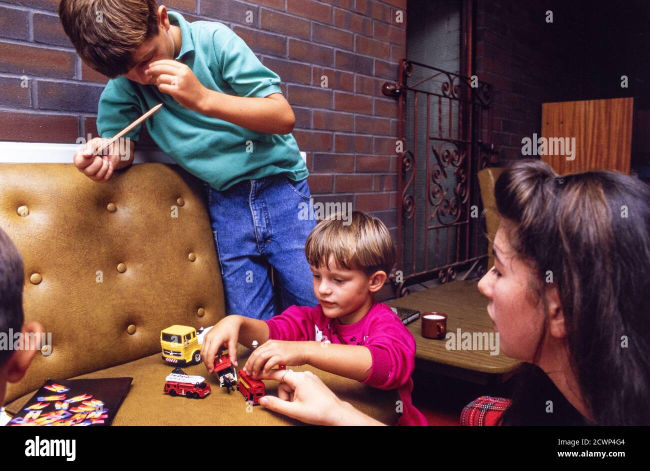 Bosnian refugee children being looked after in Northampton. 17 August 1992. Photo: Neil Turner Stock Photo