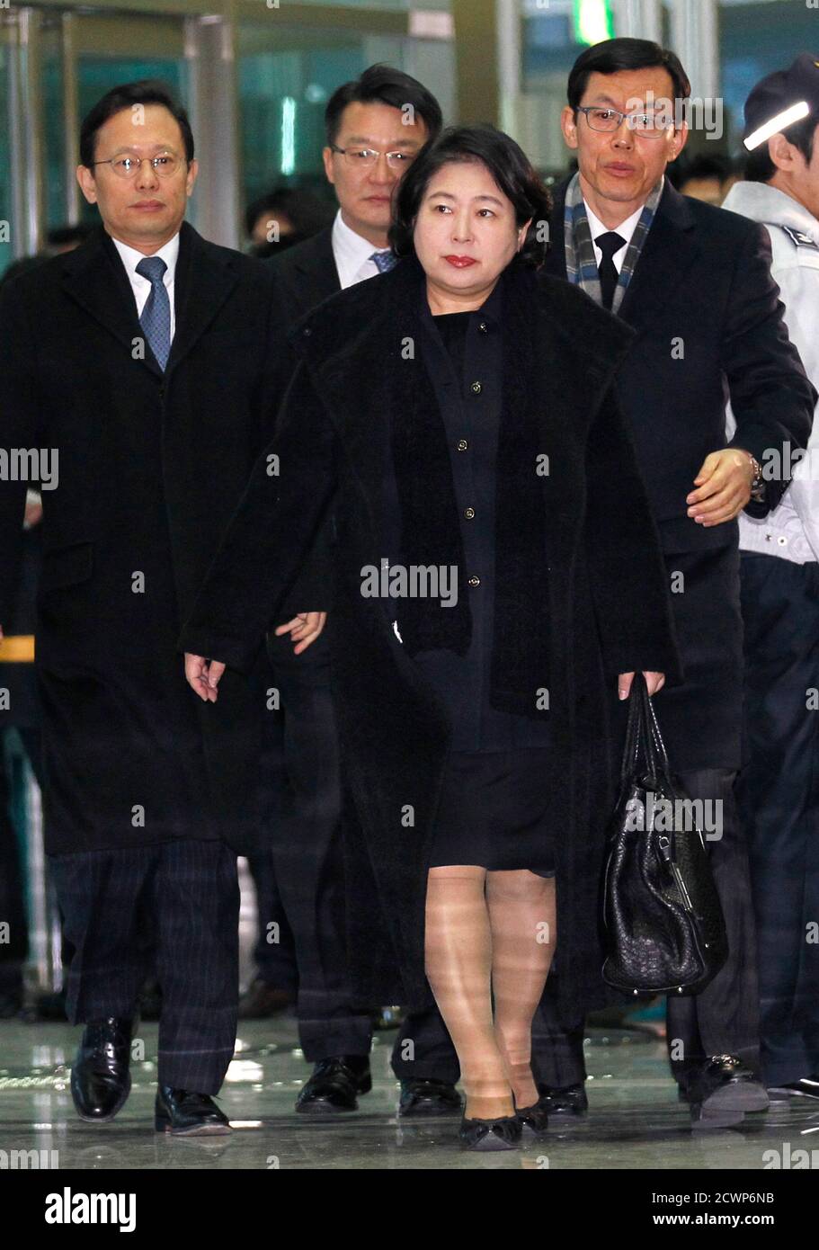 Hyundai Group chairwoman Hyun Jung-eun (C) arrives at the CIQ (customs,  immigration and quarantine) office, just south of the demilitarized zone  (DMZ) separating the two Koreas, as she leaves for Pyongyang in