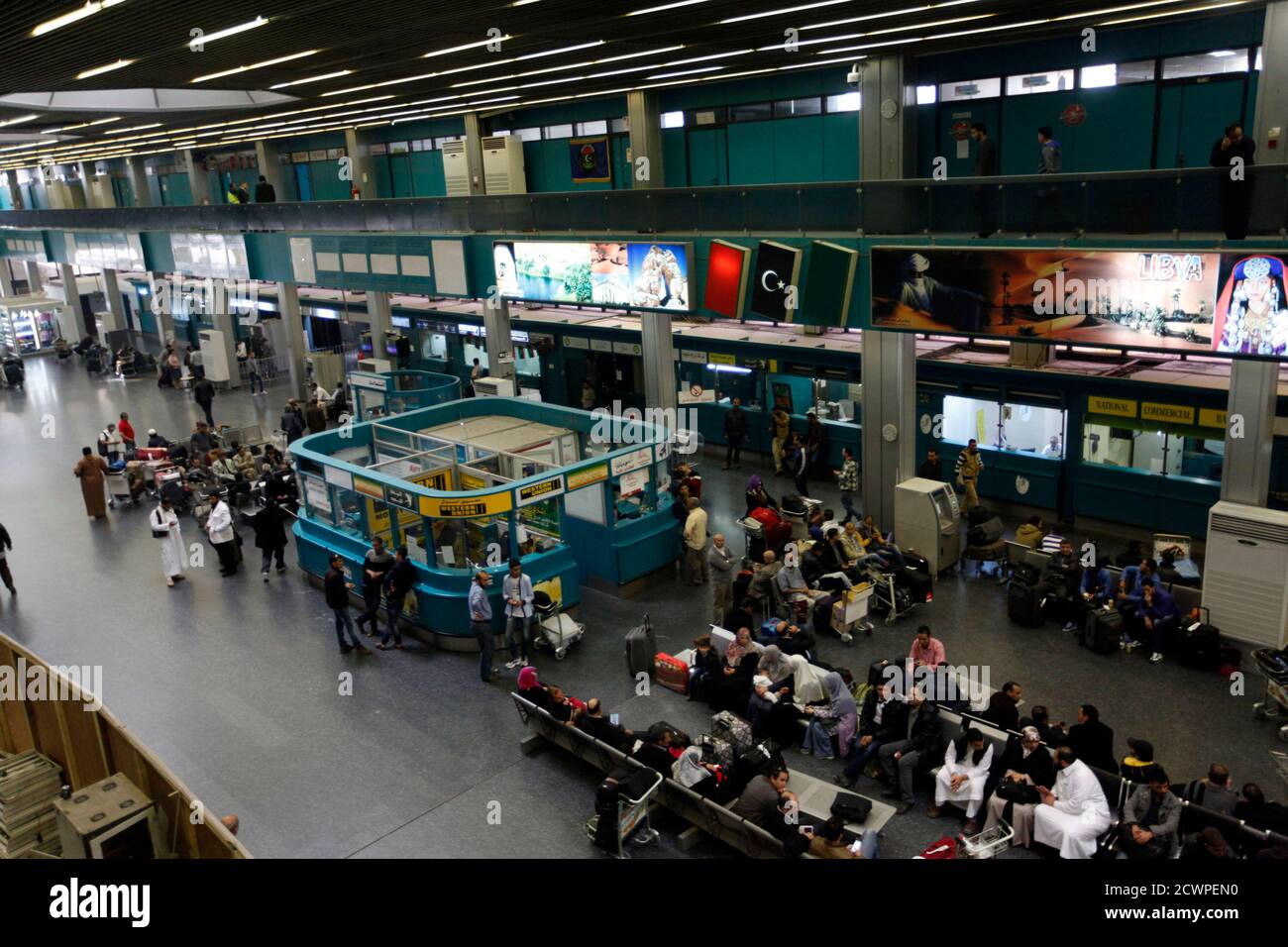 Airport boarding zones hires stock photography and images Alamy