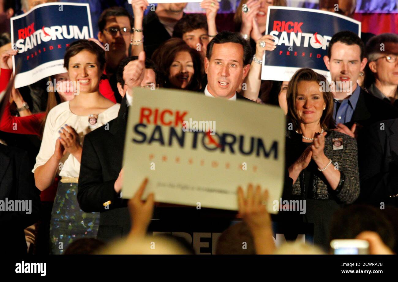Republican Presidential Candidate Rick Santorum With His Wife Karen High Resolution Stock Photography And Images Alamy