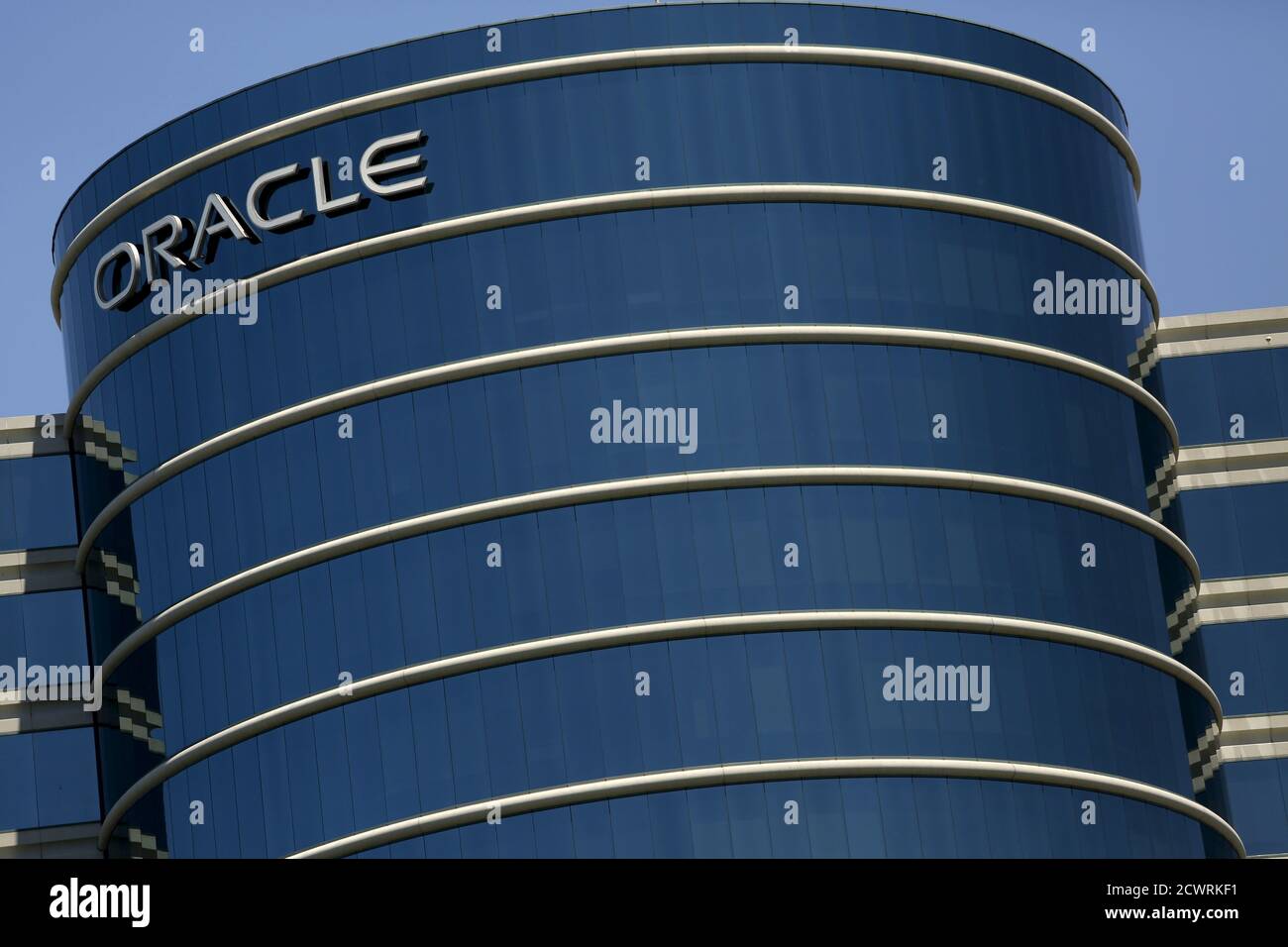 Oracle (ORCL) Q2 2026 Earnings: Mixed Results and AI Bubble Exposure