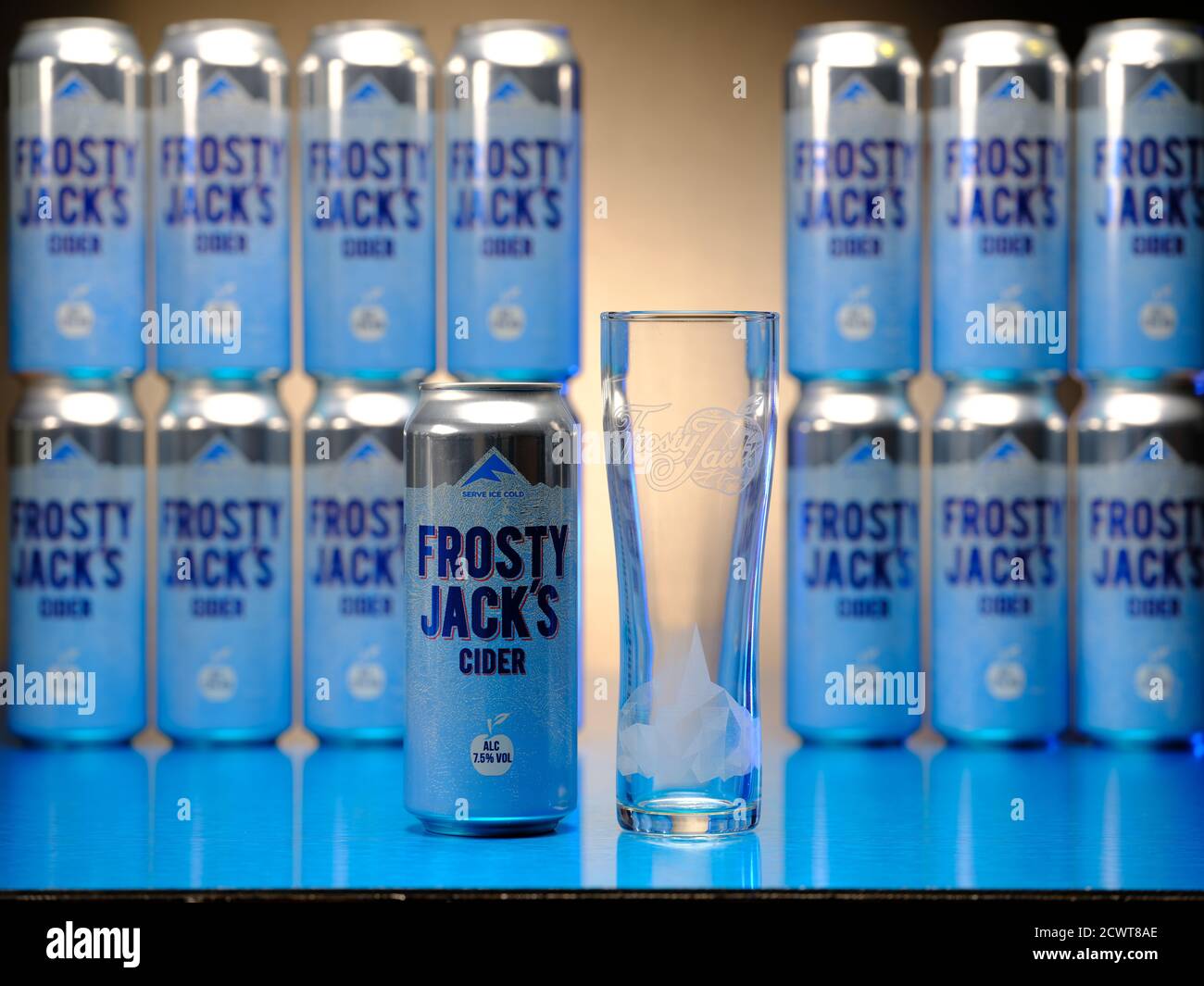 Tins of Frosty Jack's 7.5 Volumne Cider Stock Photo Alamy