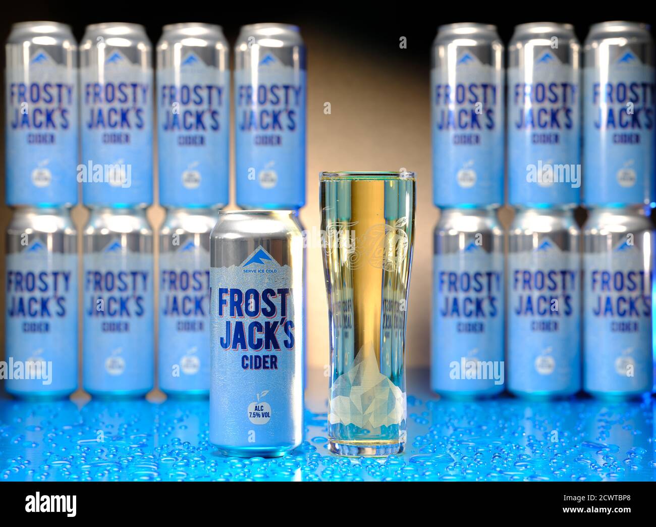 Tins of Frosty Jack's 7.5 Volumne Cider Stock Photo Alamy