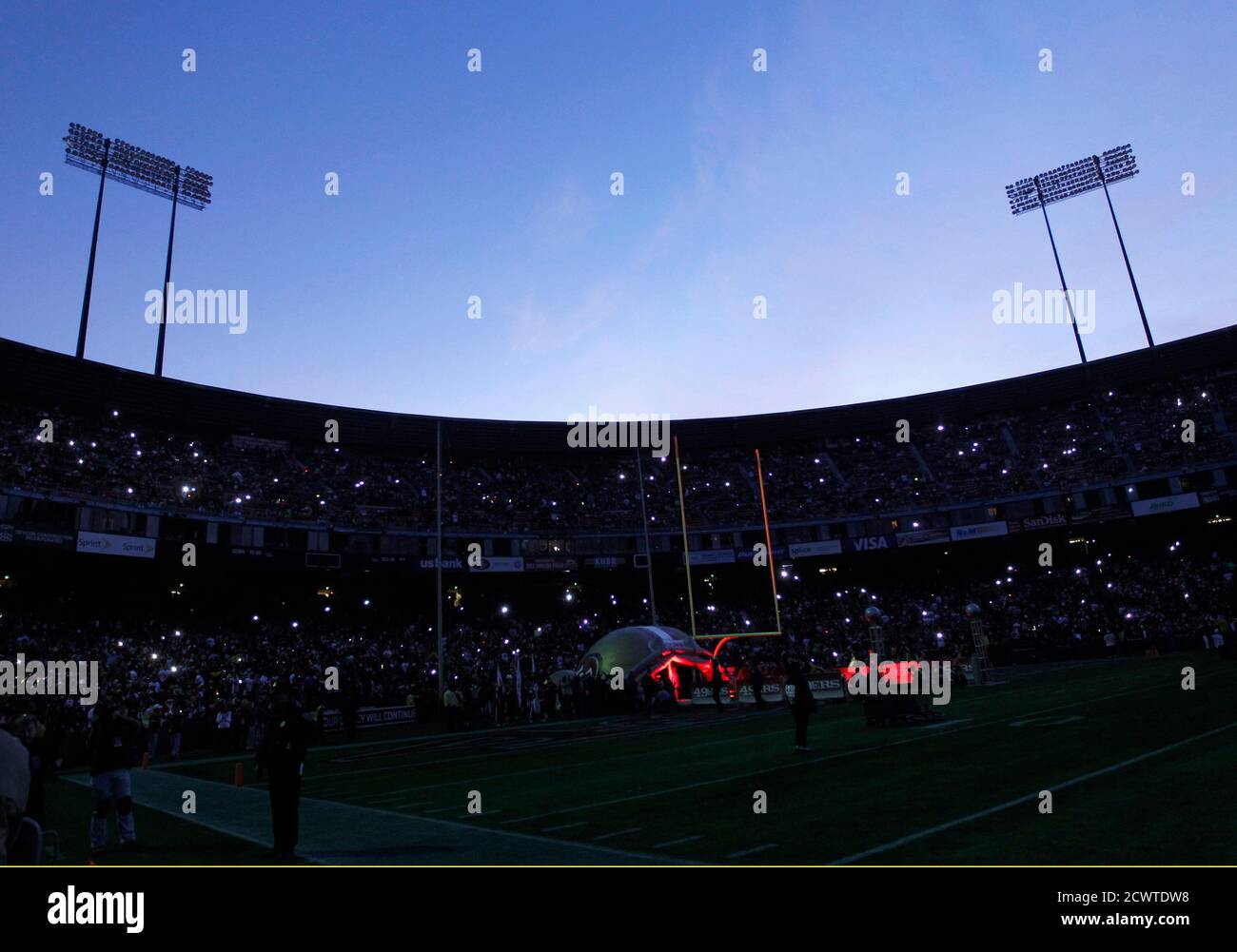 Pittsburgh stadium night hires stock photography and images Alamy