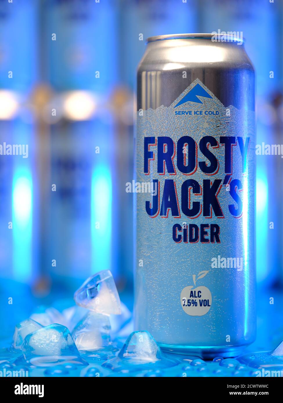 Tins of Frosty Jack's 7.5 Volumne Cider Stock Photo Alamy