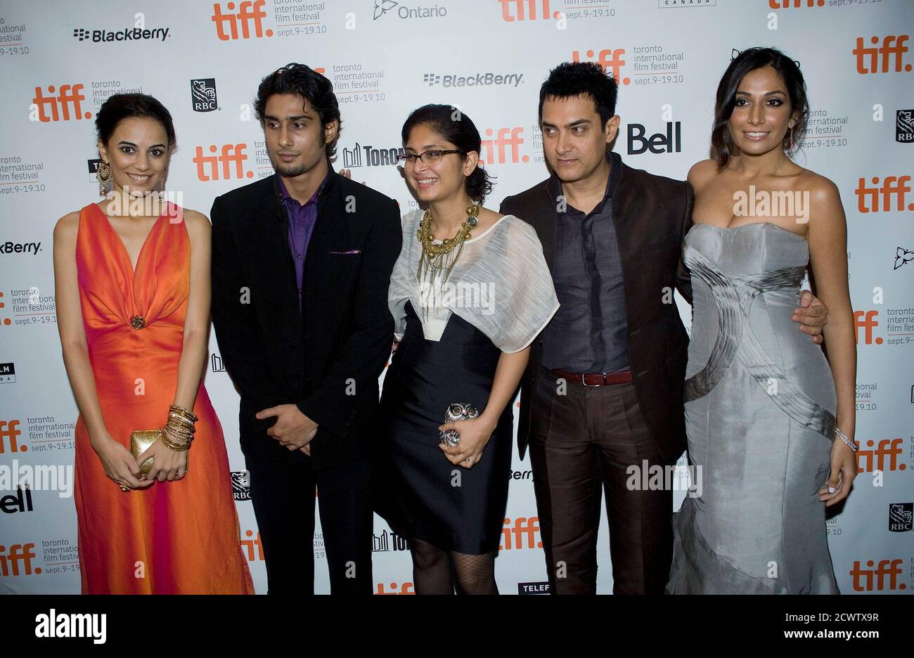 Kiran Rao High Resolution Stock Photography And Images Alamy She also received her masters at ajk mass communication research center at jamia millia islamia university, new delhi. https www alamy com indian director kiran rao 3rd l and actors kriti malhotra l prateik babbar 2nd l aamir khan and monica dogra r arrive at the gala presentation for the film mumbai diaries during the 35th toronto international film festival september 10 2010 reuters adrien veczan canada tags entertainment image377331635 html