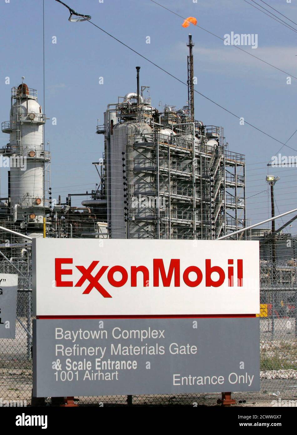 Baytown texas exxon hires stock photography and images Alamy