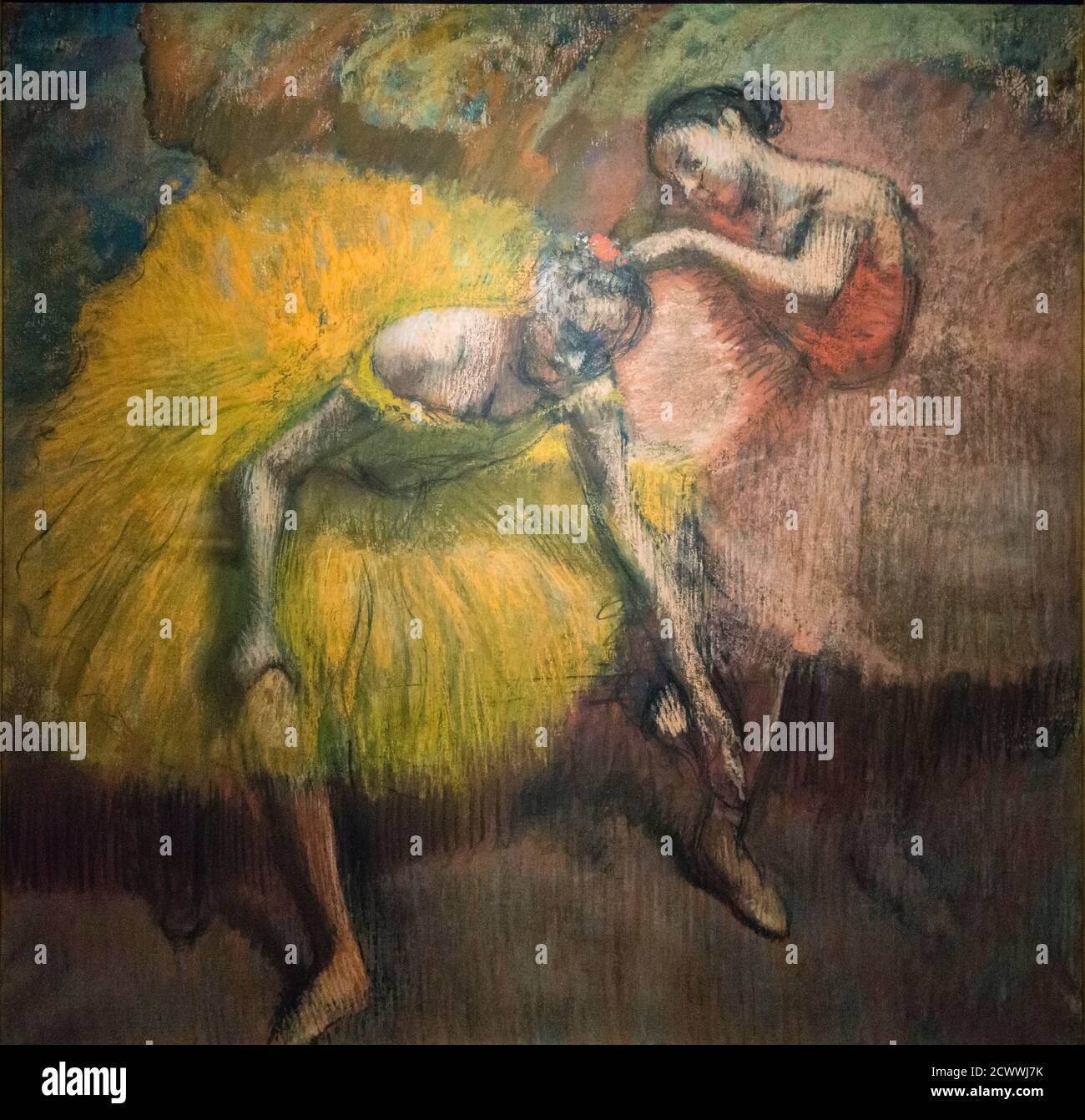 Deux danseuses jaunes et roses (Amarillo y rosa), 1898, Degas, Edgar , pastel carbonilla y grafito sobre papel,  Museo Nacional de Bellas Artes (MNBA) Stock Photo