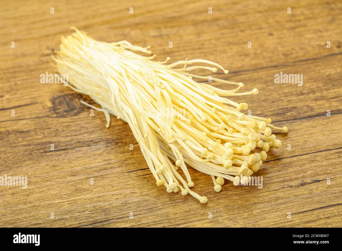 Superfood Raw Enoki mushrooms Asian cuisine Stock Photo Alamy