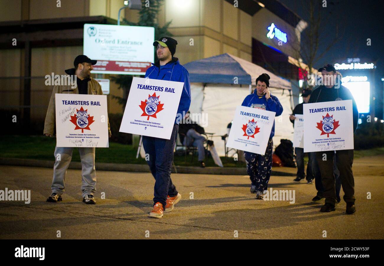 Train conductors canada hires stock photography and images Alamy