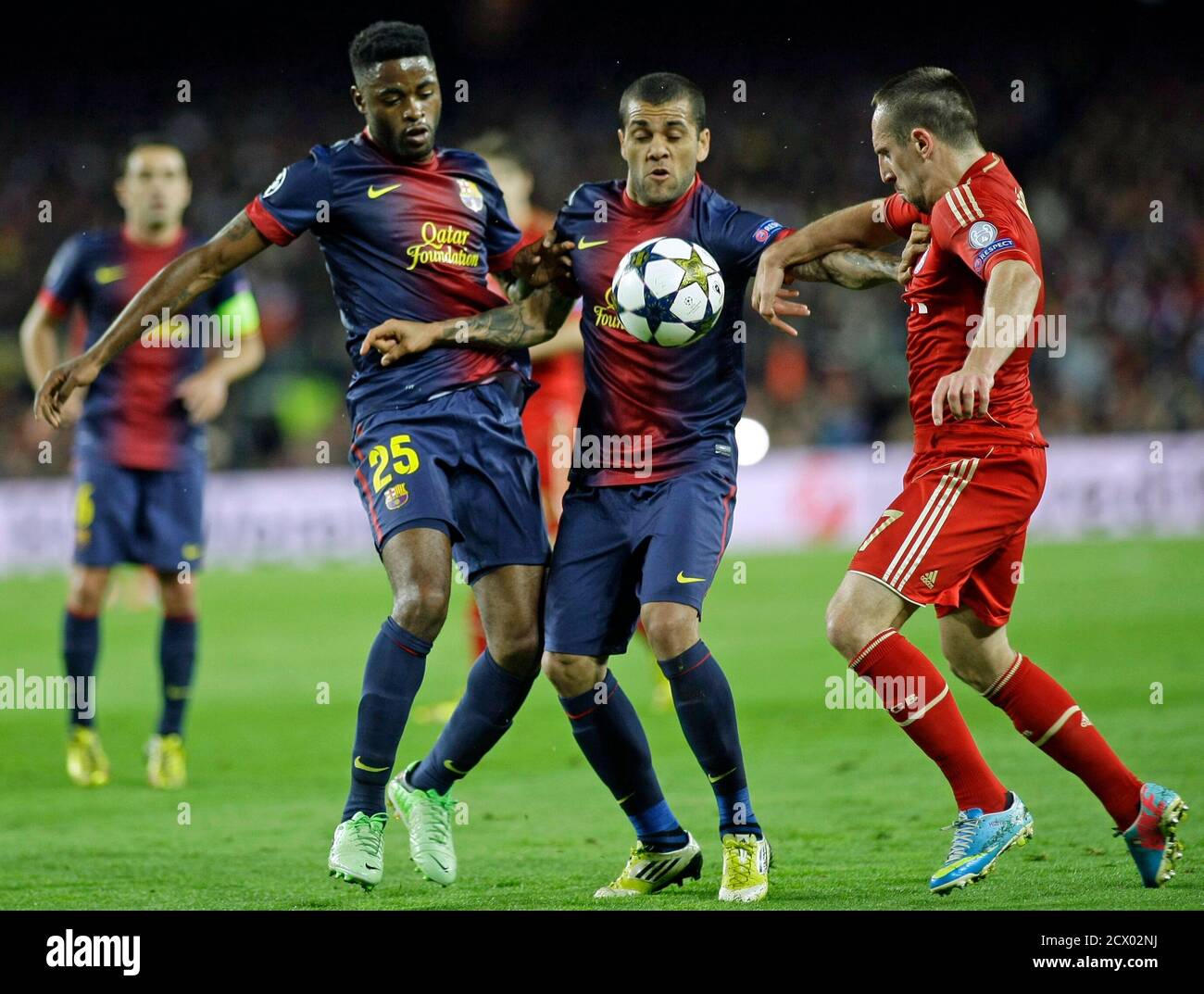 L R Dani Alves Hi Res Stock Photography And Images Page 2 Alamy