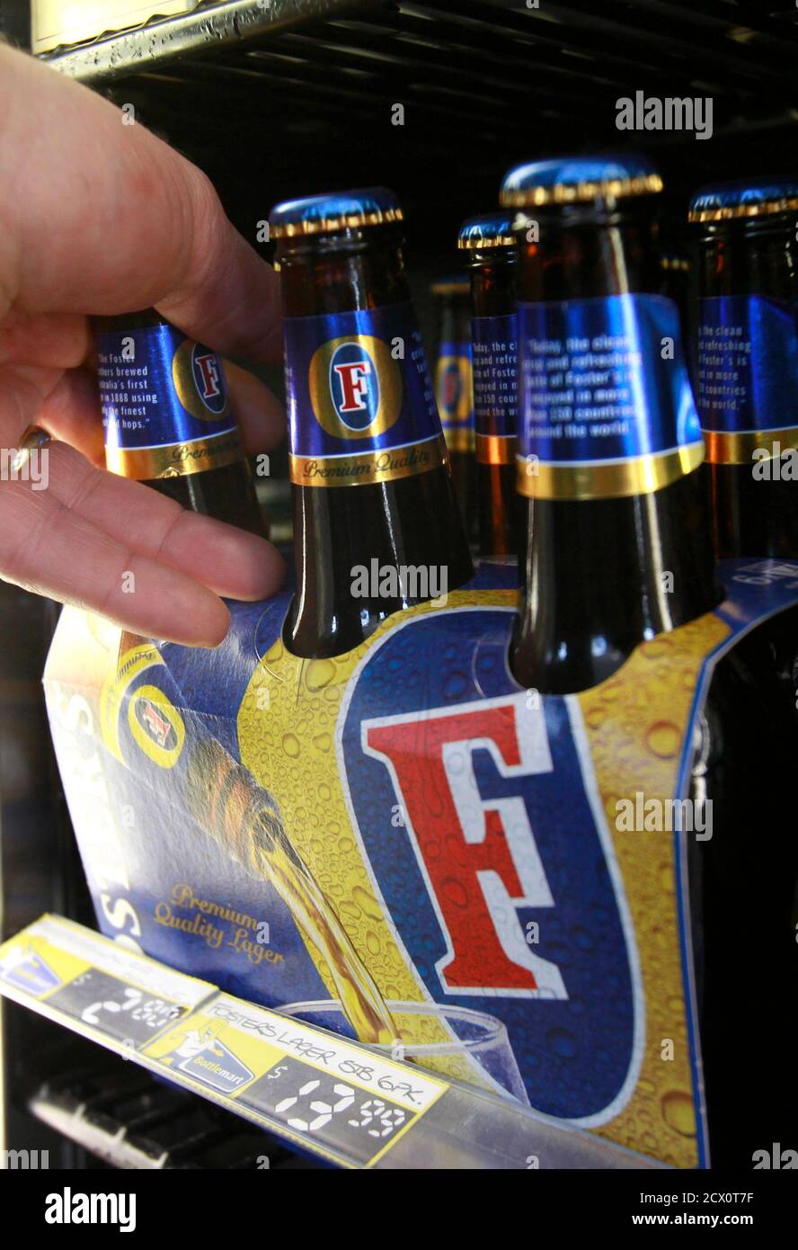 Buying beer store hires stock photography and images Alamy