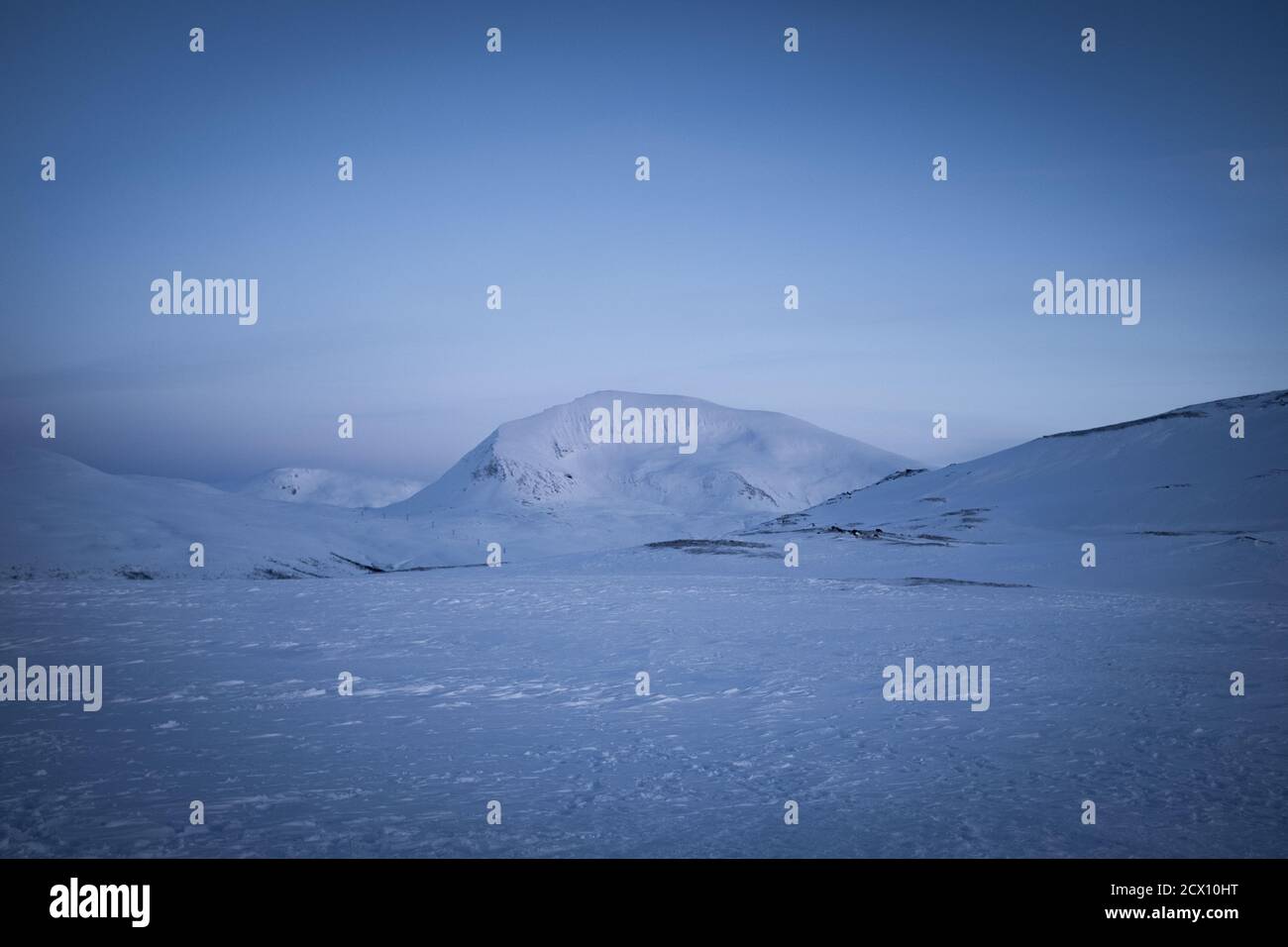 White pristine winter landscape hi-res stock photography and images - Alamy