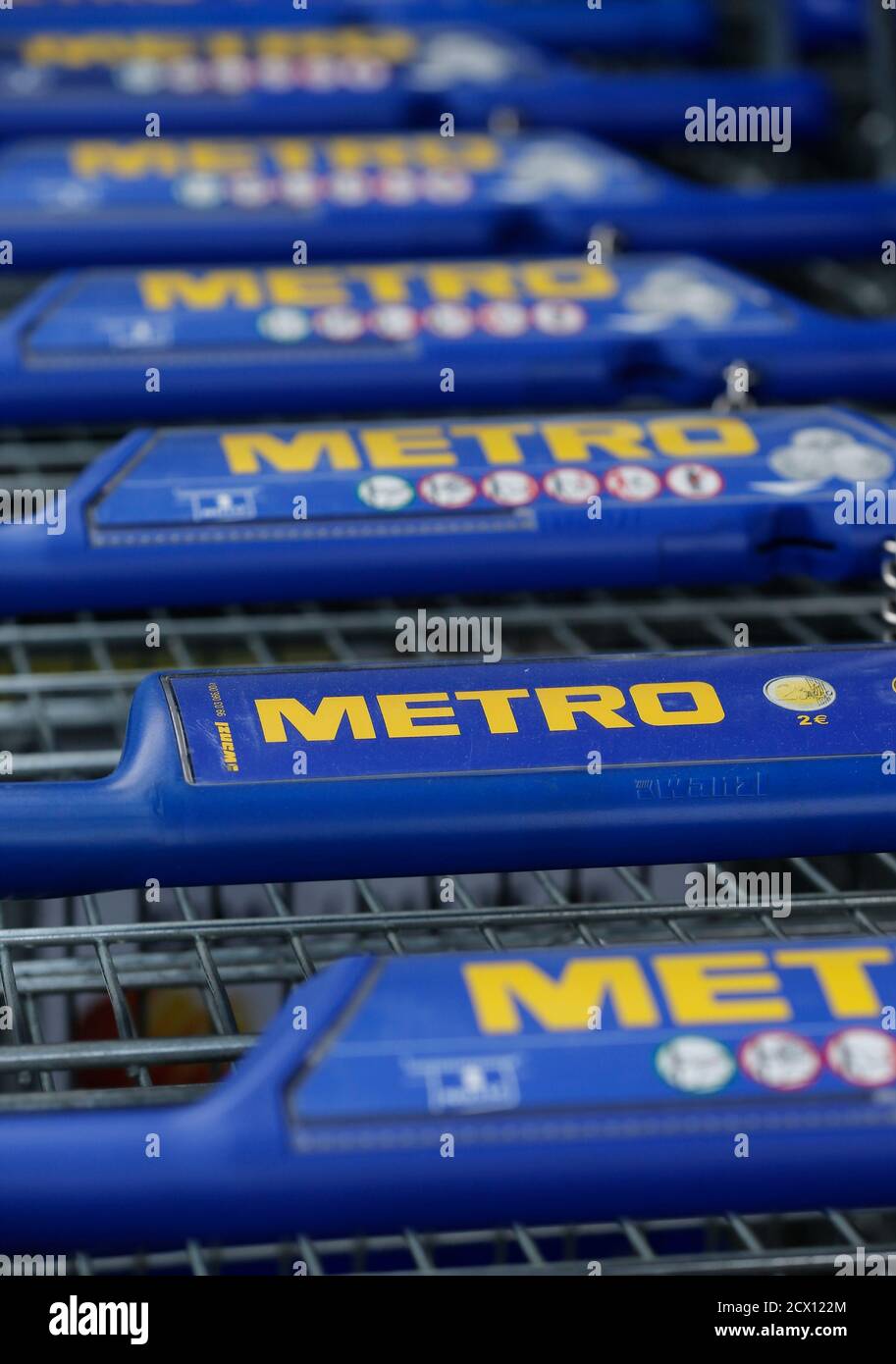 Service carts lined hi-res stock photography and images - Alamy