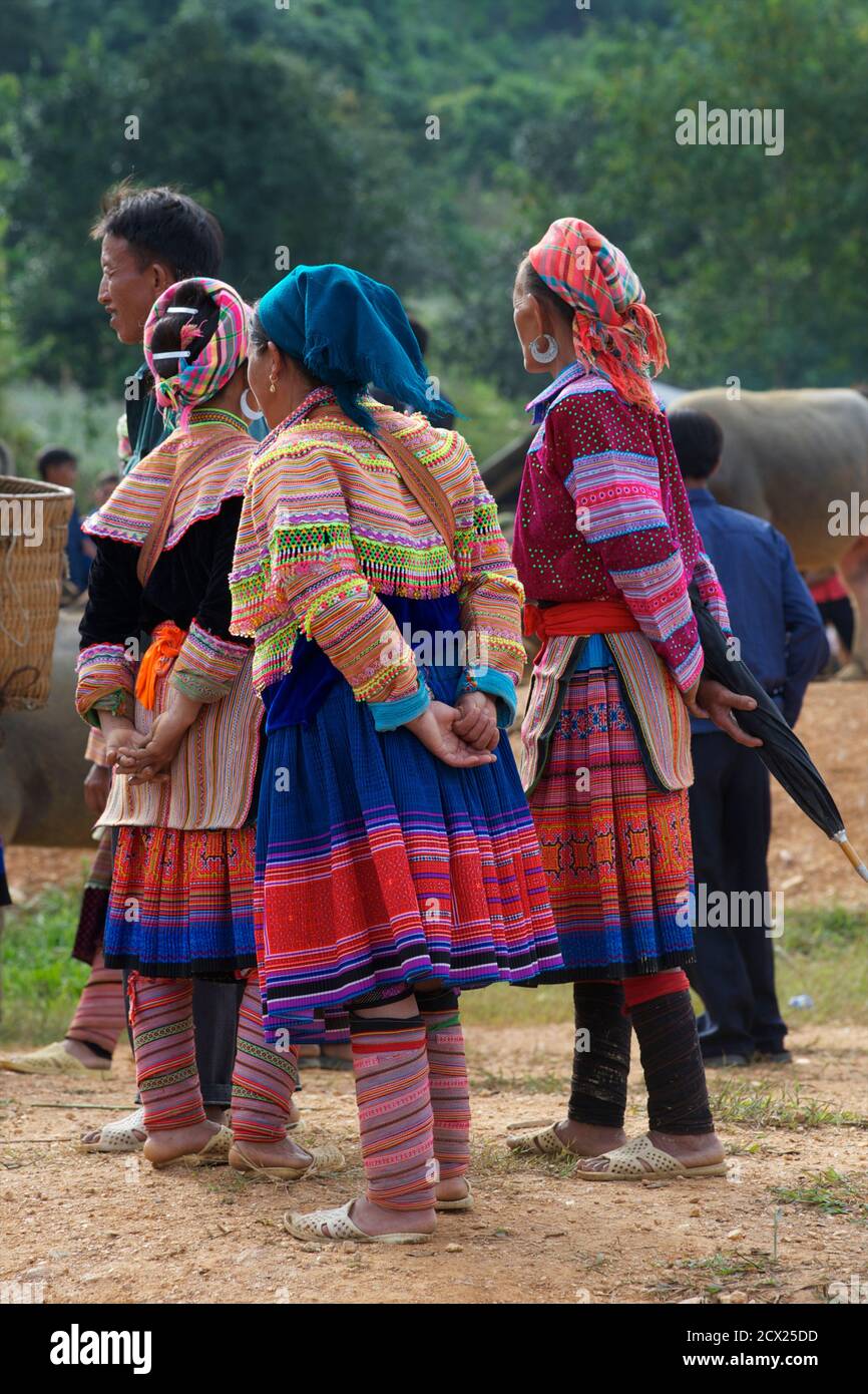 Hmong family hi-res stock photography and images - Alamy