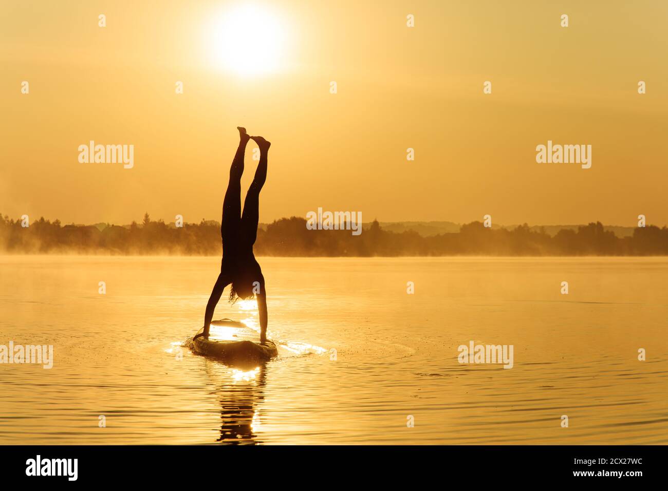 Guy hands hi-res stock photography and images - Alamy