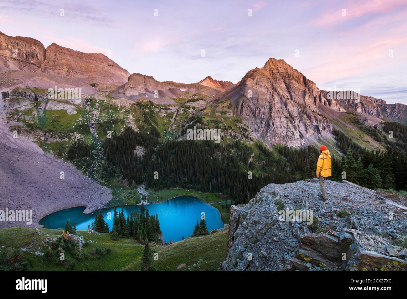 Male hiker mountain hi-res stock photography and images - Alamy