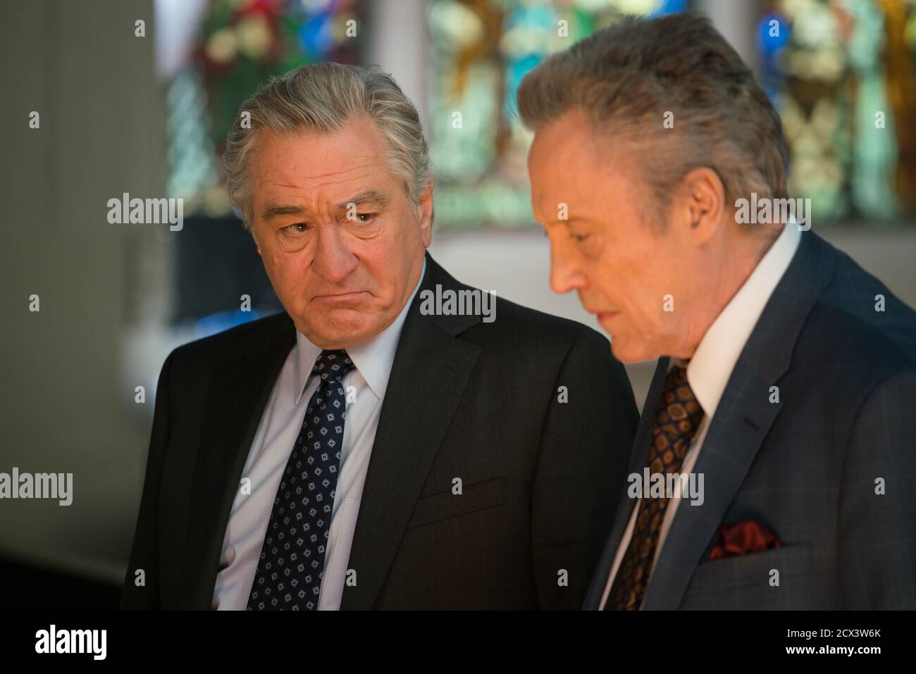 USA. Robert De Niro and Christopher Walken in the ©101 Studios new film:  War with Grandpa (2020). Plot: Upset that he has to share the room he loves  with his grandfather, Peter