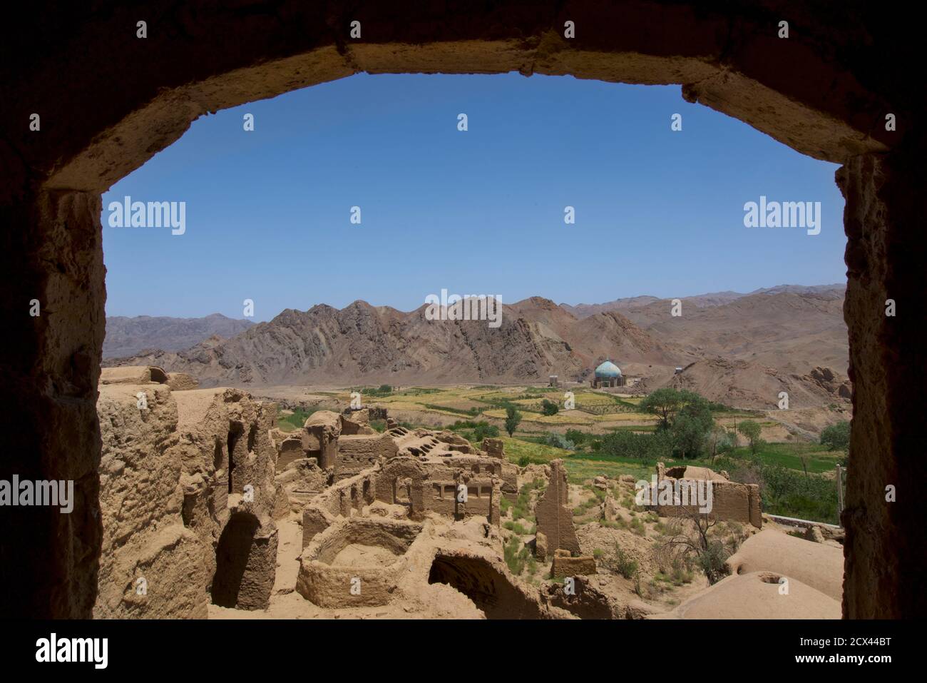 The abandoned old town of Kharanaq near Yazd, Central Iran Stock Photo