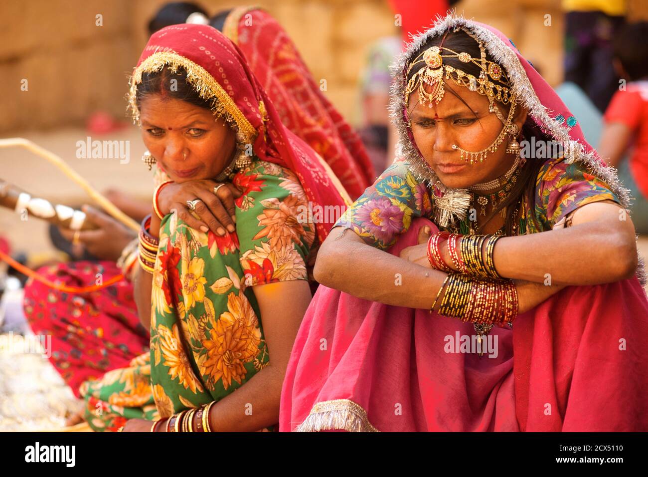Indian Ladies and Child in Traditional Colourful Costume, Nawalgarh,  Rajasthan, India Editorial Photo - Image of indian, saris: 58224641