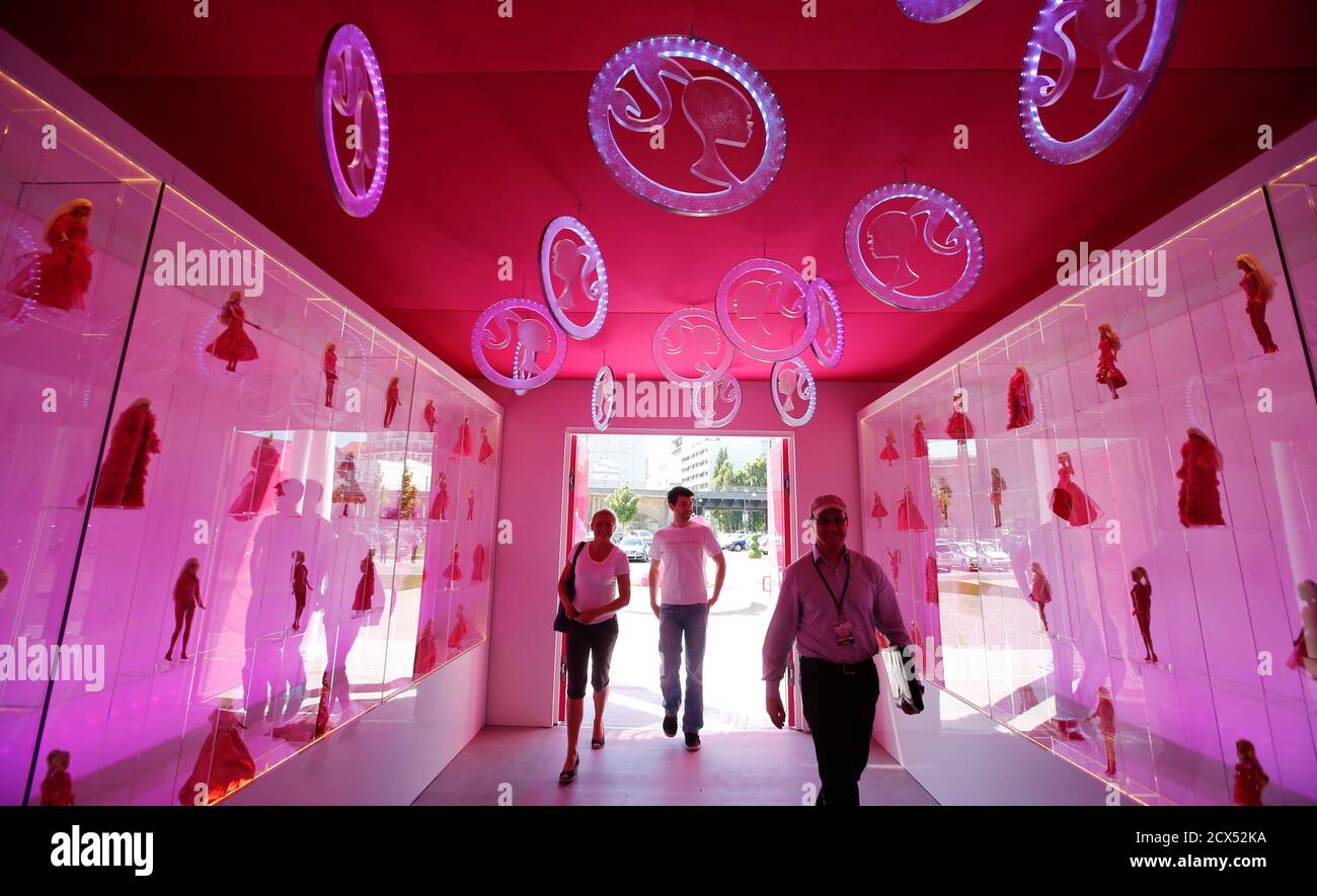 barbie walk in closet