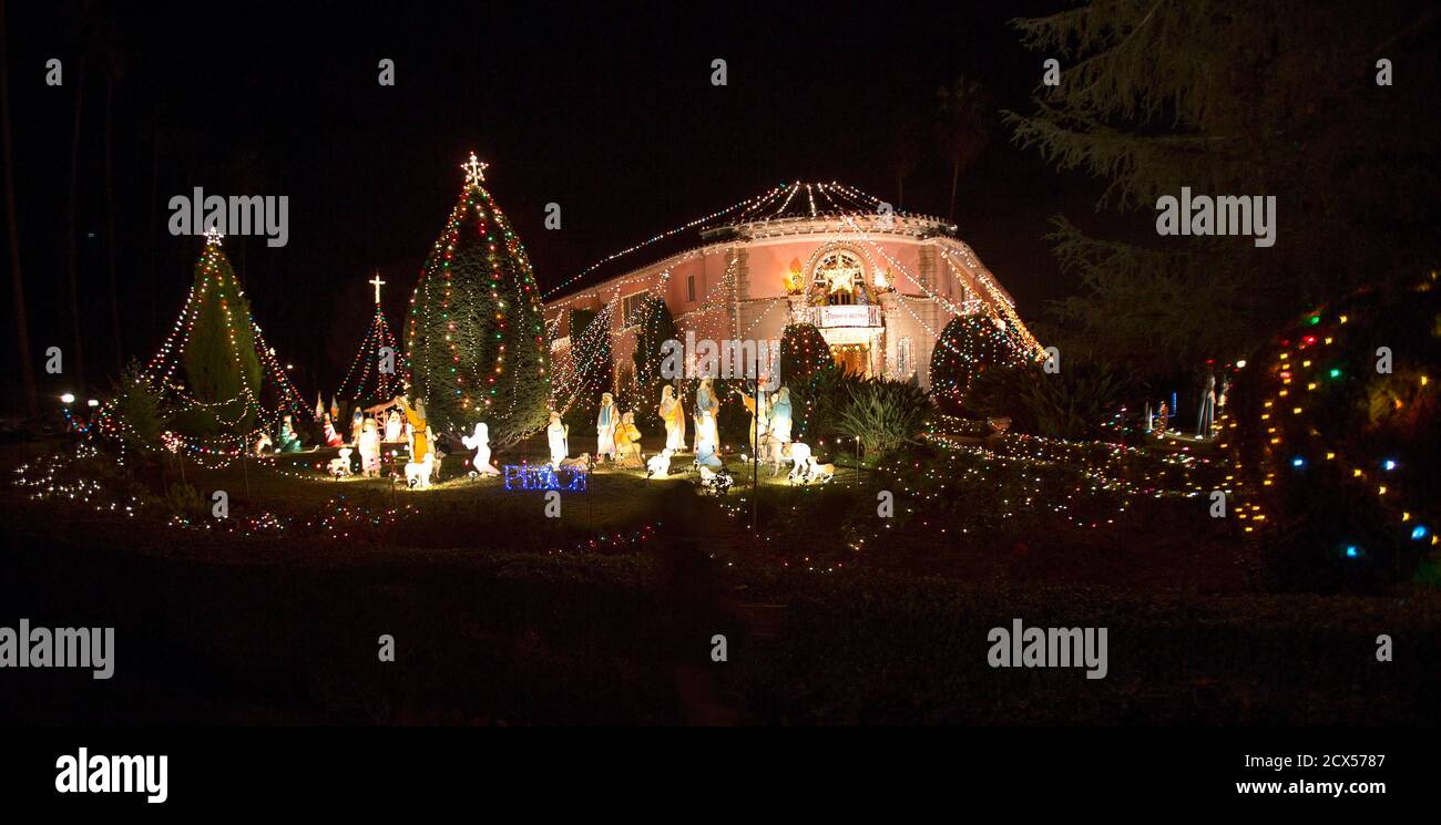 When Balian House Christmas Lights Come On 2022 Altadena High Resolution Stock Photography And Images - Alamy
