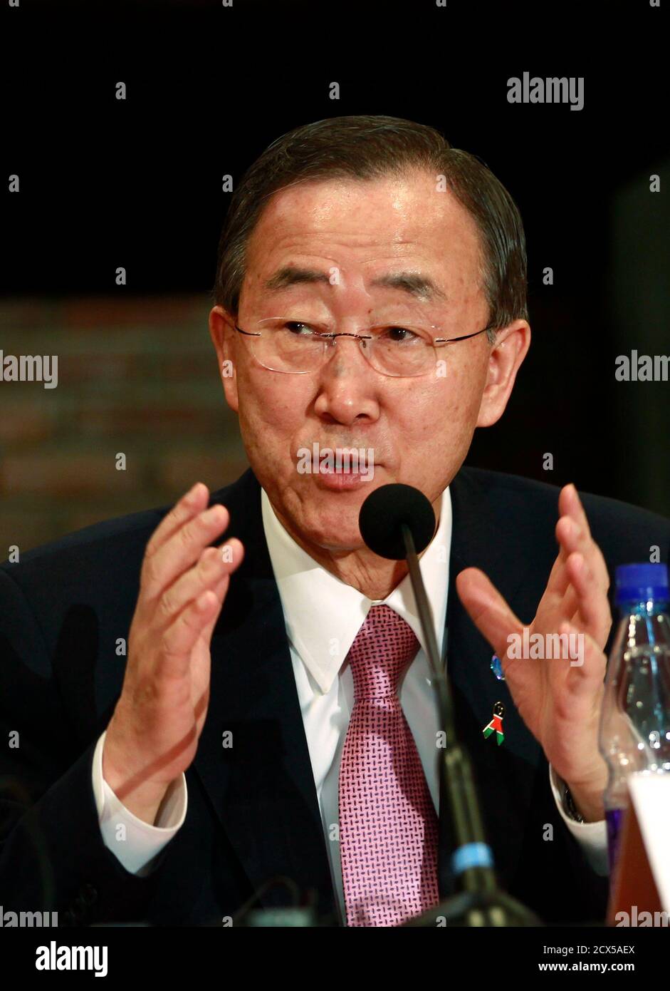 U.N. Secretary General Ban Ki-moon addresses a news conference in Kenya's capital Nairobi, March 31, 2011, after outlining new recommendations to reach the 2015 goals for the AIDS epidemic response. Discrimination, stigma and gender inequality are threatening to undermine progress in the fight against HIV/AIDS, 30 years after the deadly virus took its first toll, the U.N. chief said on Thursday. REUTERS/Thomas Mukoya (KENYA - Tags: POLITICS HEALTH) Stock Photo