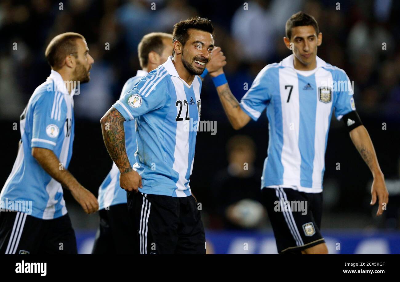 Page 2 Ezequiel Lavezzi Of Argentina High Resolution Stock Photography And Images Alamy