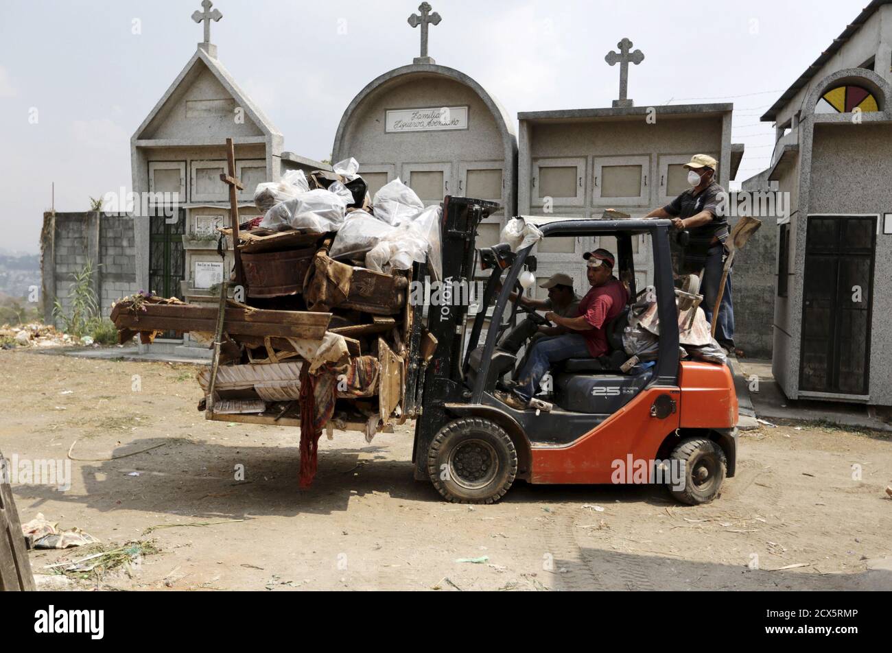 Mummified corpses hires stock photography and images Alamy