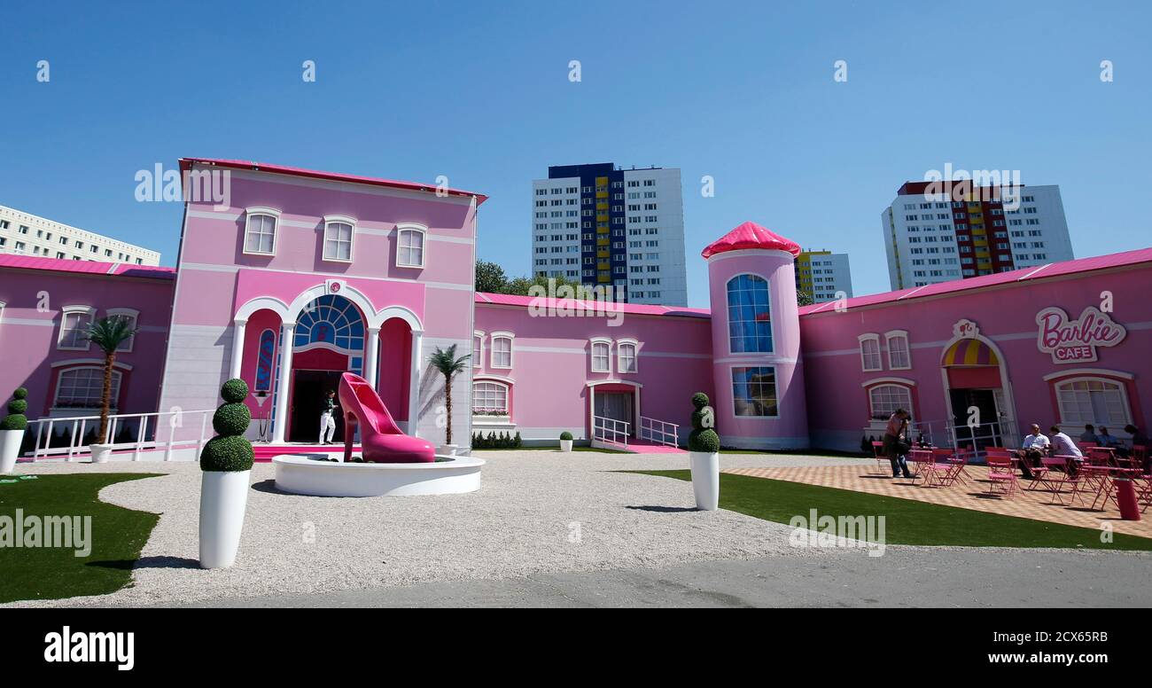 barbie walk in closet