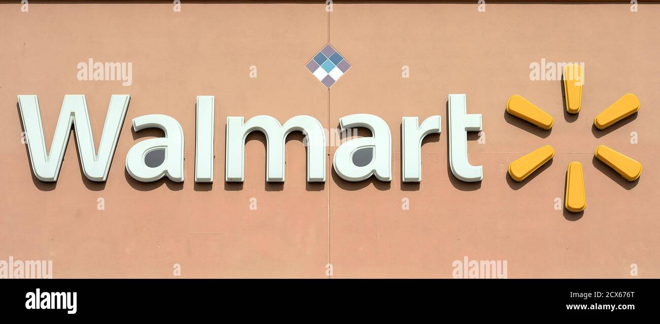 Walmart Retail Logo High Resolution Stock Photography And Images Alamy