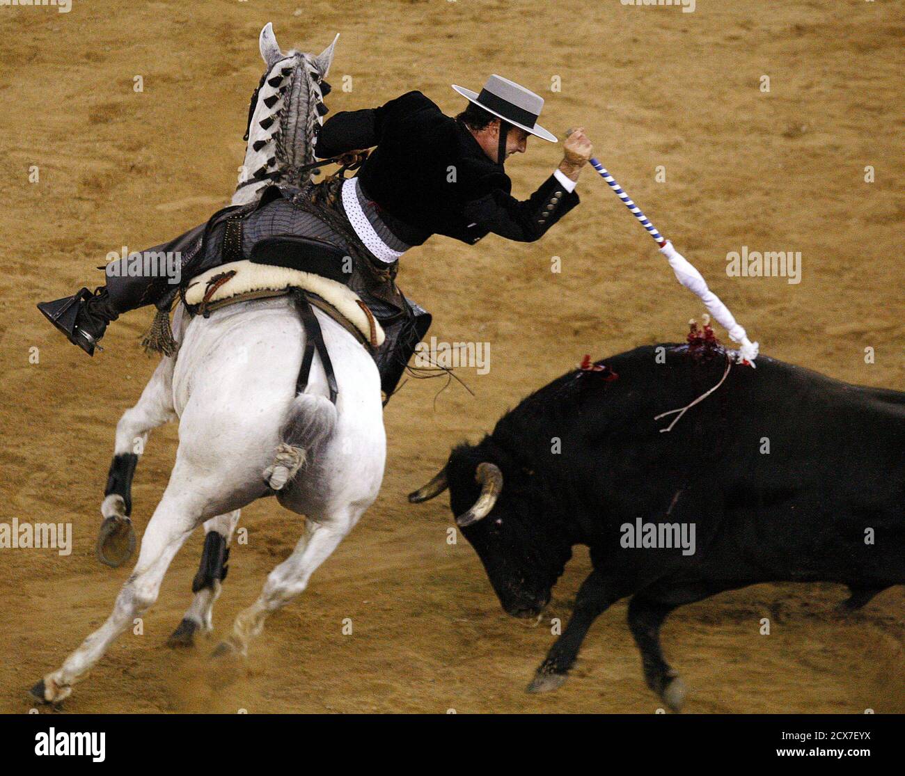 Bullfighter mounted hires stock photography and images Alamy