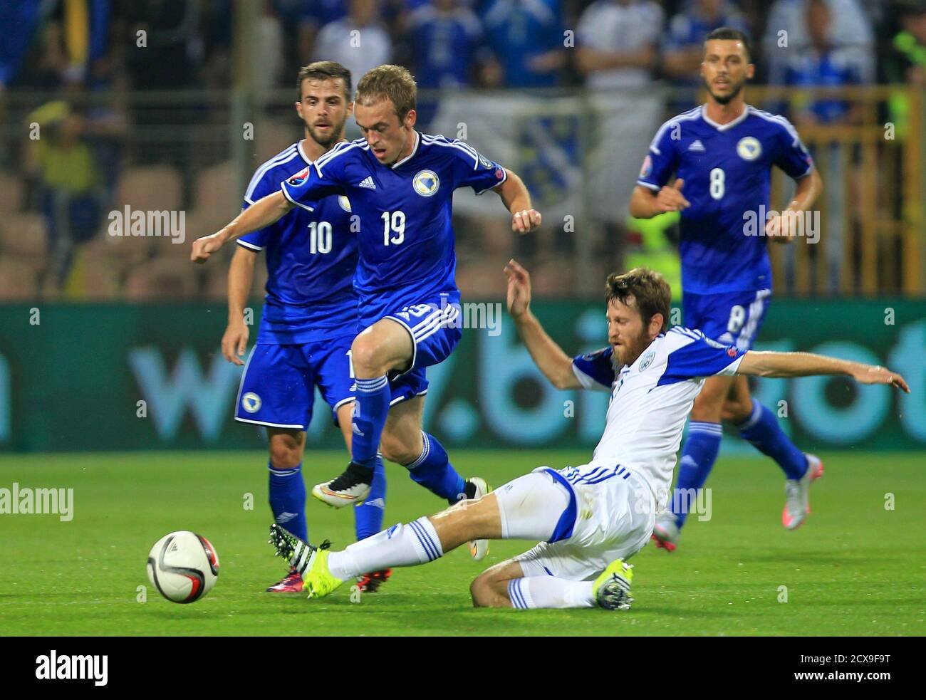 Bosnia S Player Edin Visca Fights For The Ball Against Israel Sheran Yeini R During Their Euro 16 Qualifying Soccer Match In Zenica Bosnia And Herzegovina June 12 15 Reuters Dado Ruvic Stock Photo Alamy