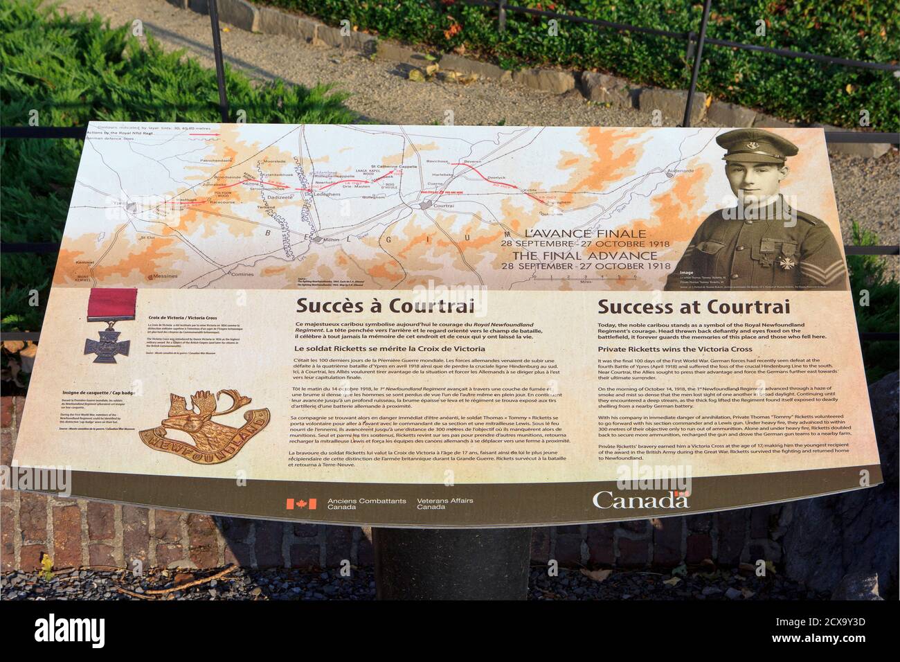 Explanatory sign at the Courtrai Newfoundland War Memorial (1914-1918) in Courtrai, Belgium Stock Photo