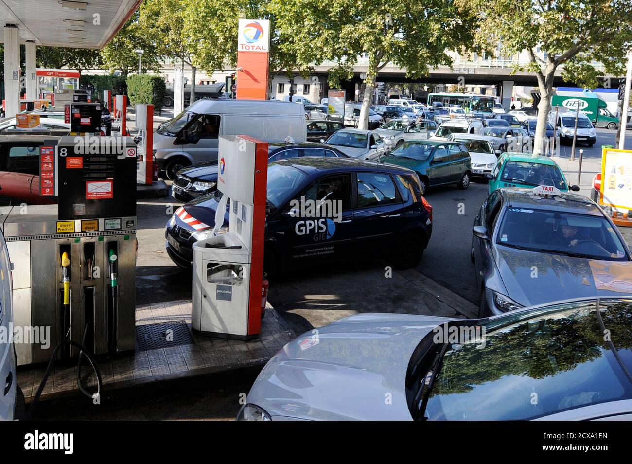 France petrol station queue hires stock photography and images Alamy