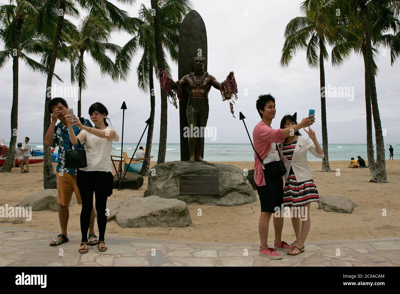 Page 3 - Duke Kahanamoku Waikiki High Resolution Stock Photography and  Images - Alamy