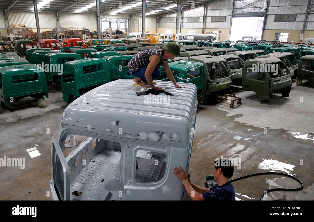 Workers Polish A Truck At Truong Hai Dongfeng Factory In Vietnam S Northern Hung Yen Province 40